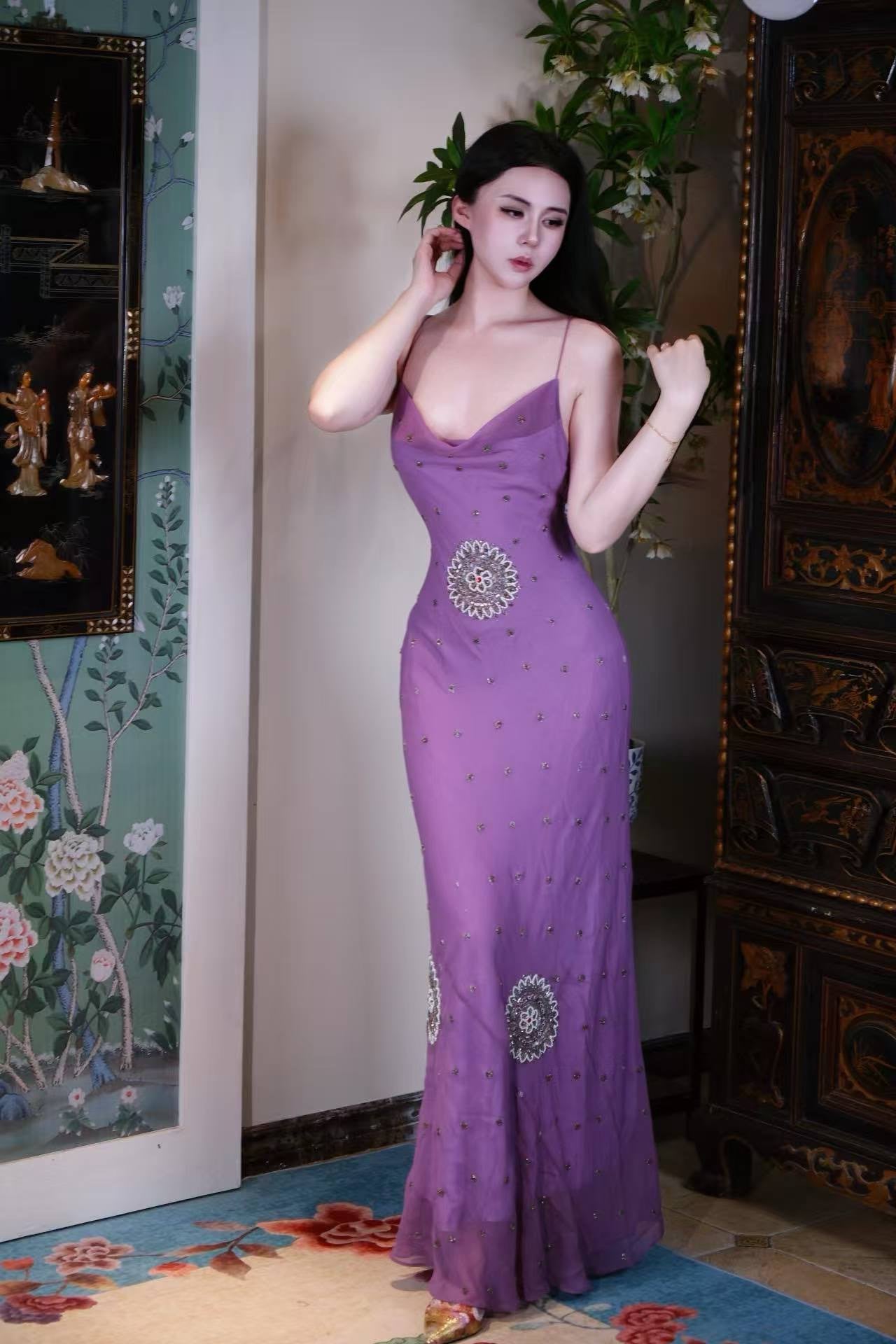 高定成衣 - 1930年代复古风华：老好莱坞系列紫色真丝手工钉珠斜裁晚礼服 | Luxury Ready-to-Wear (RTW) - 1930s sequined beaded vintage style Inspired Purple Silk bias cut old Hollywood goodness Gown