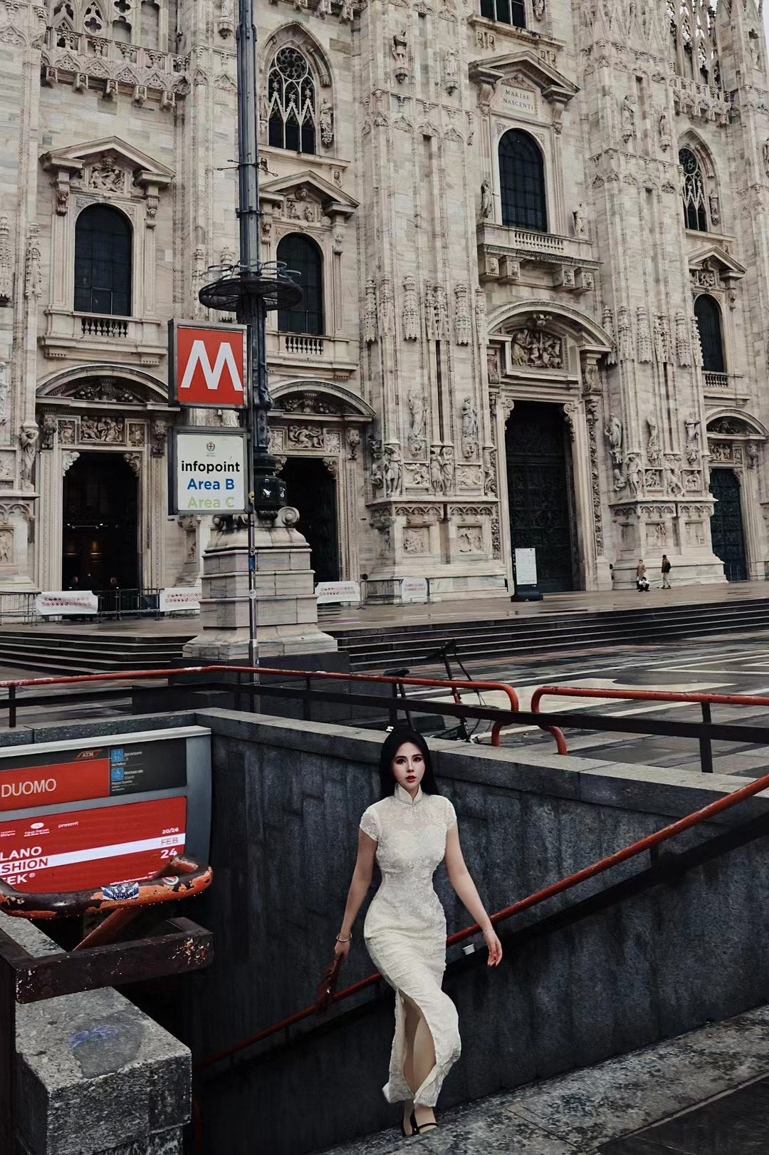 高定成衣 -「Ruffo Coli · 幻银真丝绒旗袍」| Luxury Ready-to-Wear (RTW) - "Ruffo Coli · Phantom Silver Silk Velvet Qipao"