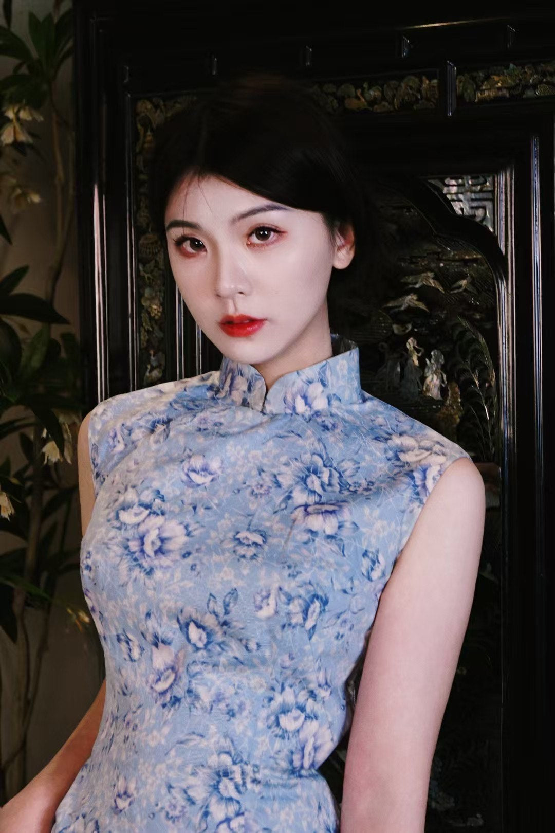 60年代 - ‘暗夜玫瑰’·六十年代港产清冷感纯棉虞美人印花修身古董旗袍 / 1960s - ‘Midnight Rose’·1960s Hong Kong-Made Poetic Cotton Poppy/Rose Print Antique Qipao with Cool Temperament