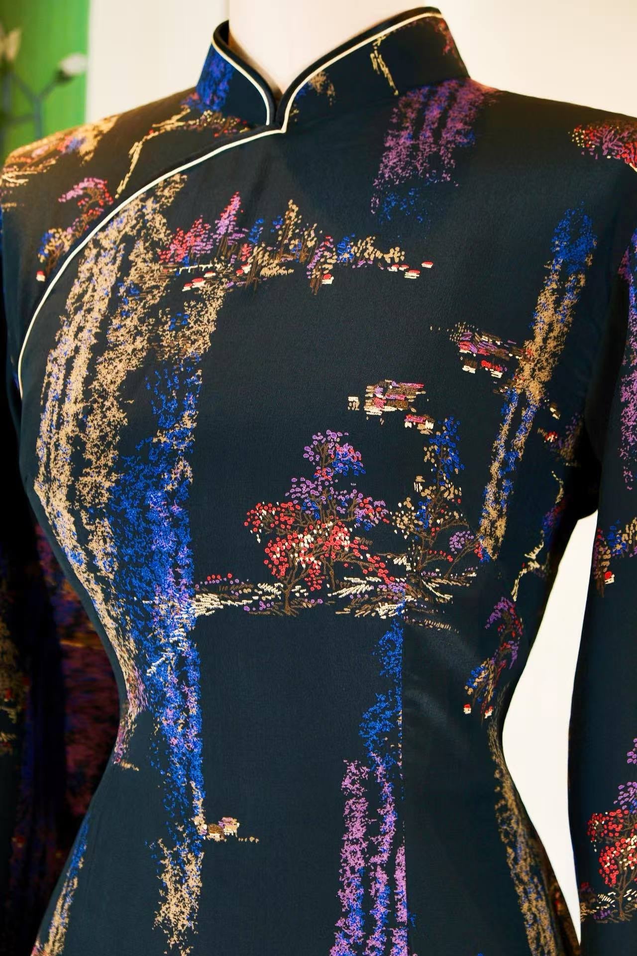 60年代 - 香港莫奈印象油画风古董旗袍——东方意境与西方笔触的绝美交响| 1960s - A Vintage Hong Kong Cheongsam in Monet-Inspired Oil-Paint Style – A Stunning Symphony of Oriental Imagery and Western Brushwork