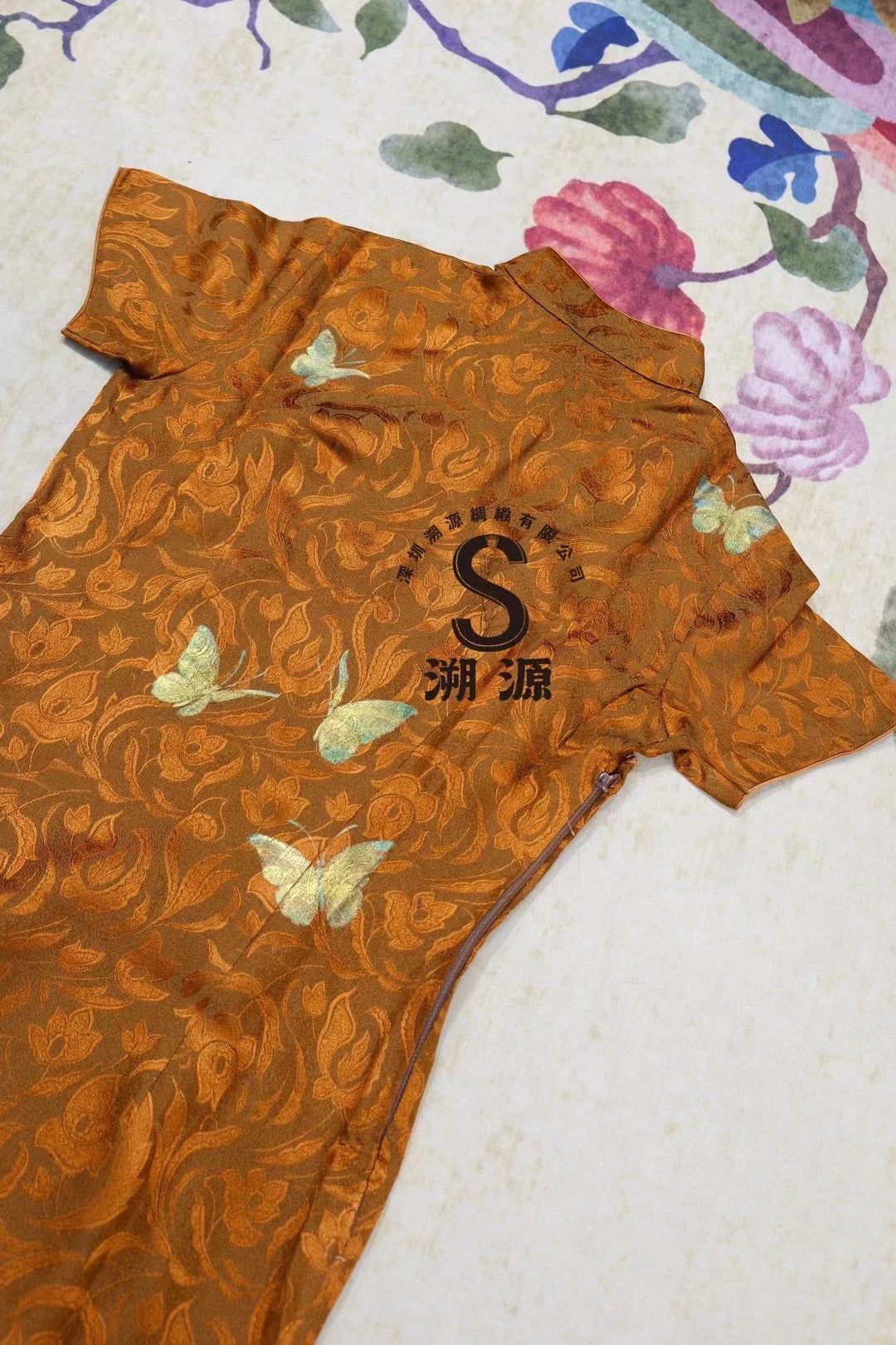 60年代 -【Vintage 古董再生·橘棕织锦】蝴蝶梦境手绘摩登趣味旗袍 | 1960s - 【Vintage Antique Renewal · Russet Brocade】Butterfly Dream Hand-Painted Modern Qipao