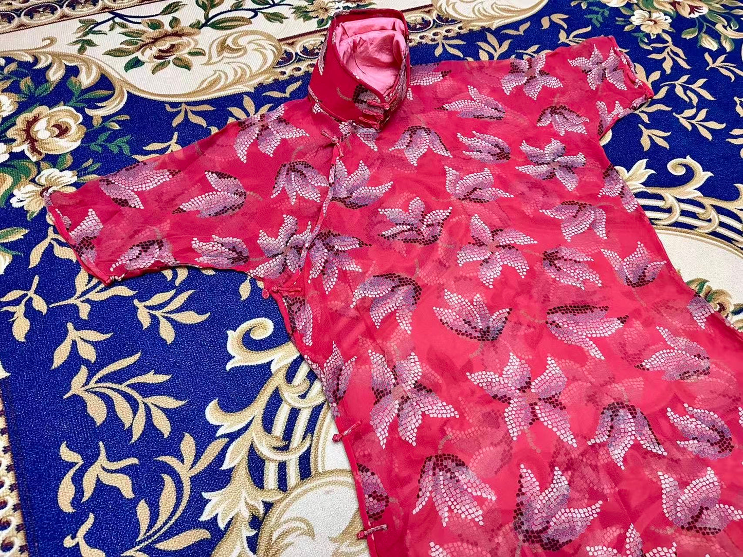 30年代 - 三十年代Art Deco郁金香纹乔其薄纱旗袍：海派摩登的流动诗篇 | 1930s - 1930s Art Deco Tulip-Patterned Georgette Chiffon Qipao: A Fluid Poem of Haipai Modernity