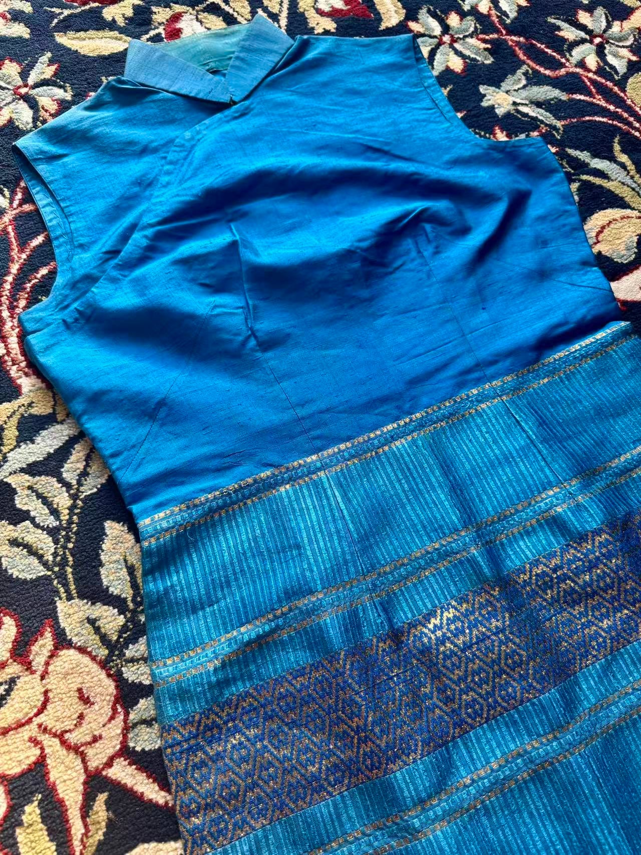 50年代 - 五十年代织金双宫真丝旗袍：香江霓裳的时光密码 | 1950s - 1950s Gold-Woven Double-Cousin Silk Qipao: The Temporal Code of Hong Kong Raiment