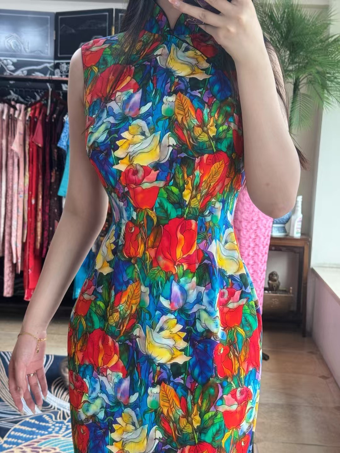 客订结缘 -  【霓虹花海·盛夏鎏光·泼彩印画旗袍】| Customized Design - 【Neon Floral Ocean · Summer Glimmer · Splash-Color Print Qipao】