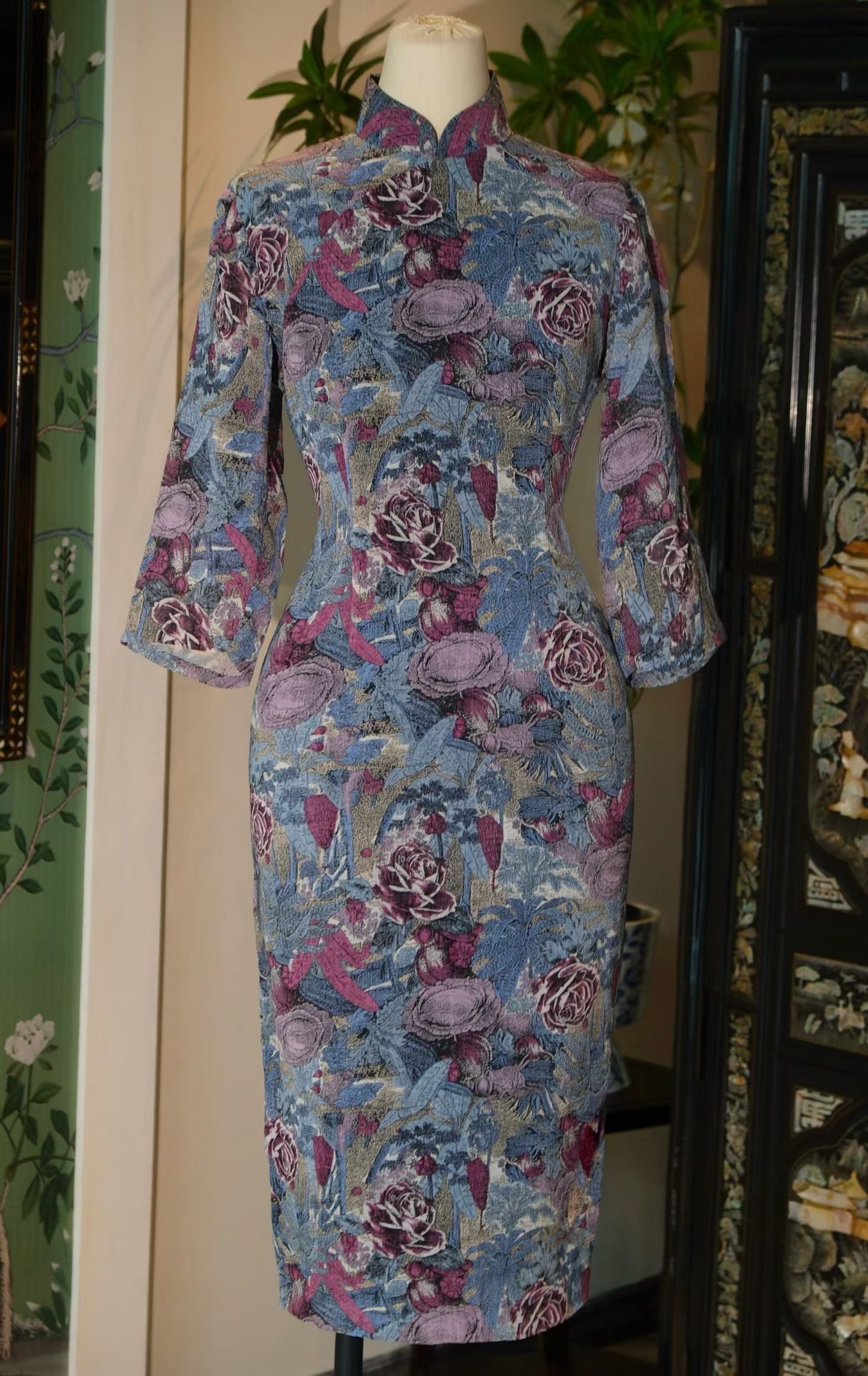 50年代 - 莫奈烟霭法国亚麻抽象香港产古董旗袍 / 1950s - Monet's Mist: A 1950s Hong Kong Vintage Qipao in Abstract Floral French Linen, Inspired by Impressionism