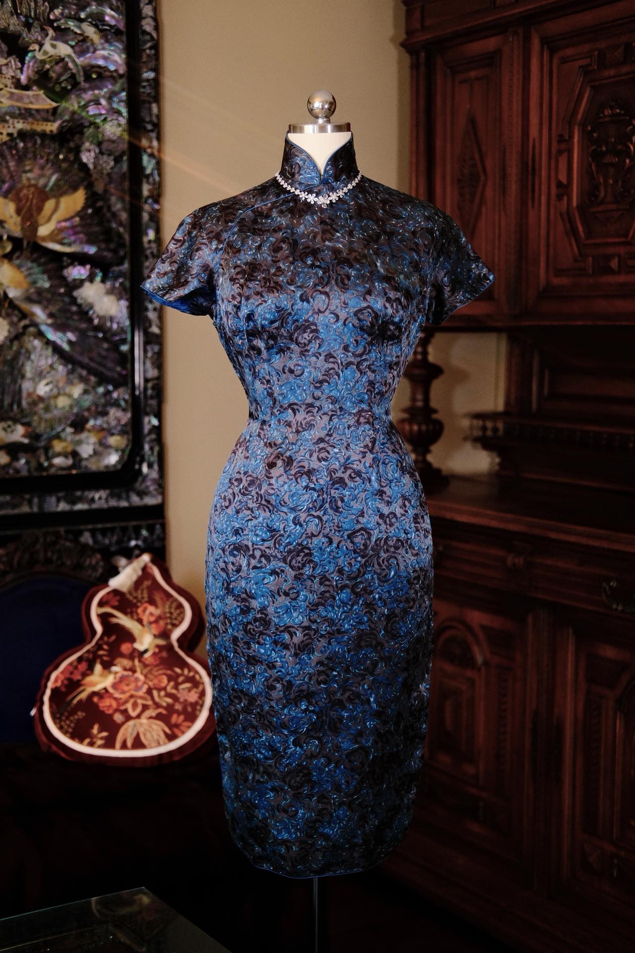 50年代 - 蓝调繁花：油画真丝里的五十年代绮梦_HY | 1950s - Blue Melody and Abundant Blossoms: A 1950s Impressionist Dream Woven in Oil-Painting Silk_HY