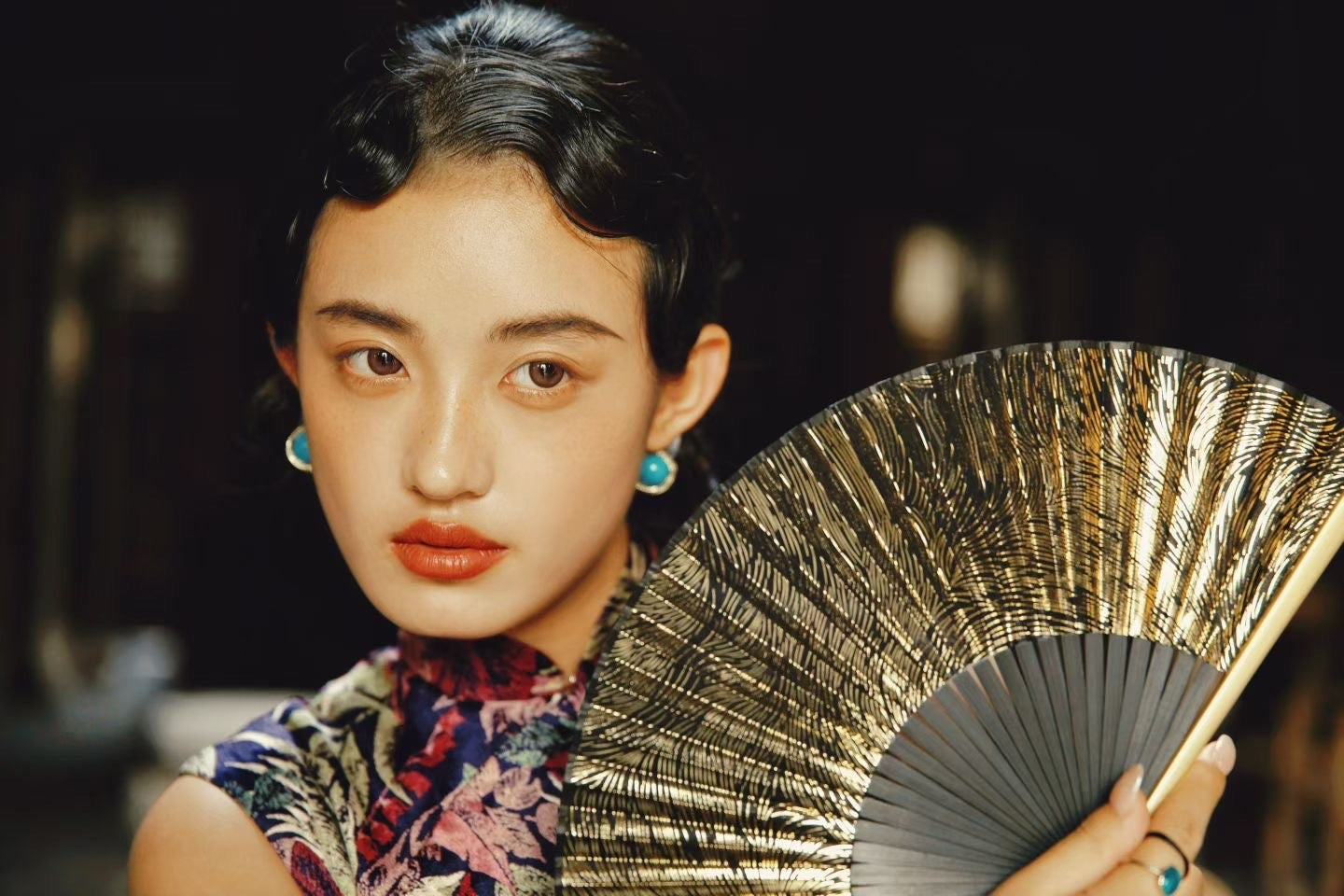 60年代 - 上世纪六十年代南洋风热带植物丝绒印花古董港式旗袍 | 1960s - An Antique Hong Kong-style Cheongsam from the 1960s, Featuring a Southeast Asian-inspired Tropical Plant Velvet Print