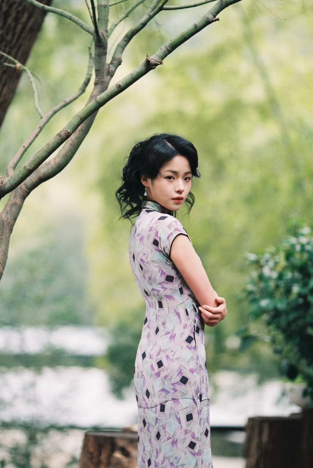 30年代 - ‘紫菱幻境’·民国摩登Art Deco几何印花双襟花扣古董短袖旗袍 / 1930s - ‘Violet Illusion’·Late 1930s Art Deco Geometric Print Double-Placket Floral-Button Antique Cap-Sleeve Qipao