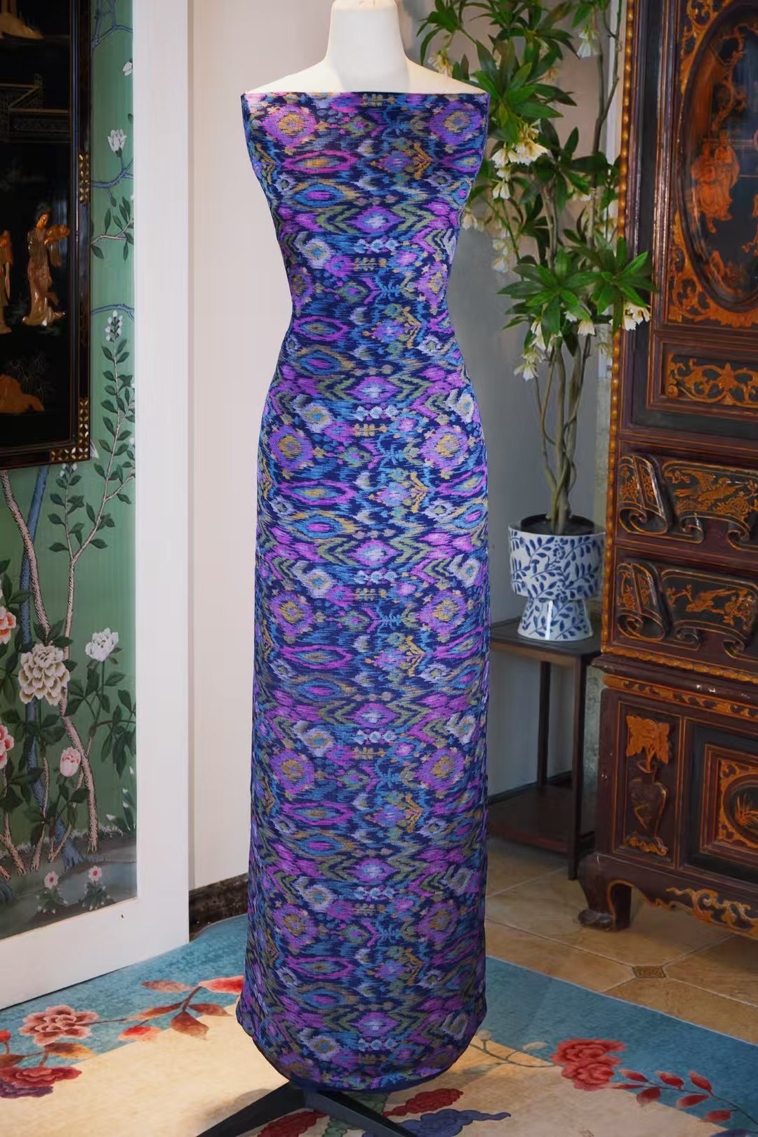 布料名 -《幻彩霓虹·云端图腾》—— 纯丝数码艺术伊卡特（Ikat）纹样创意面料 | Fabric Name - “Neon Mirage: Celestial Totems” — Creative Pure Silk Fabric featuring Digital Art Ikat Patterns