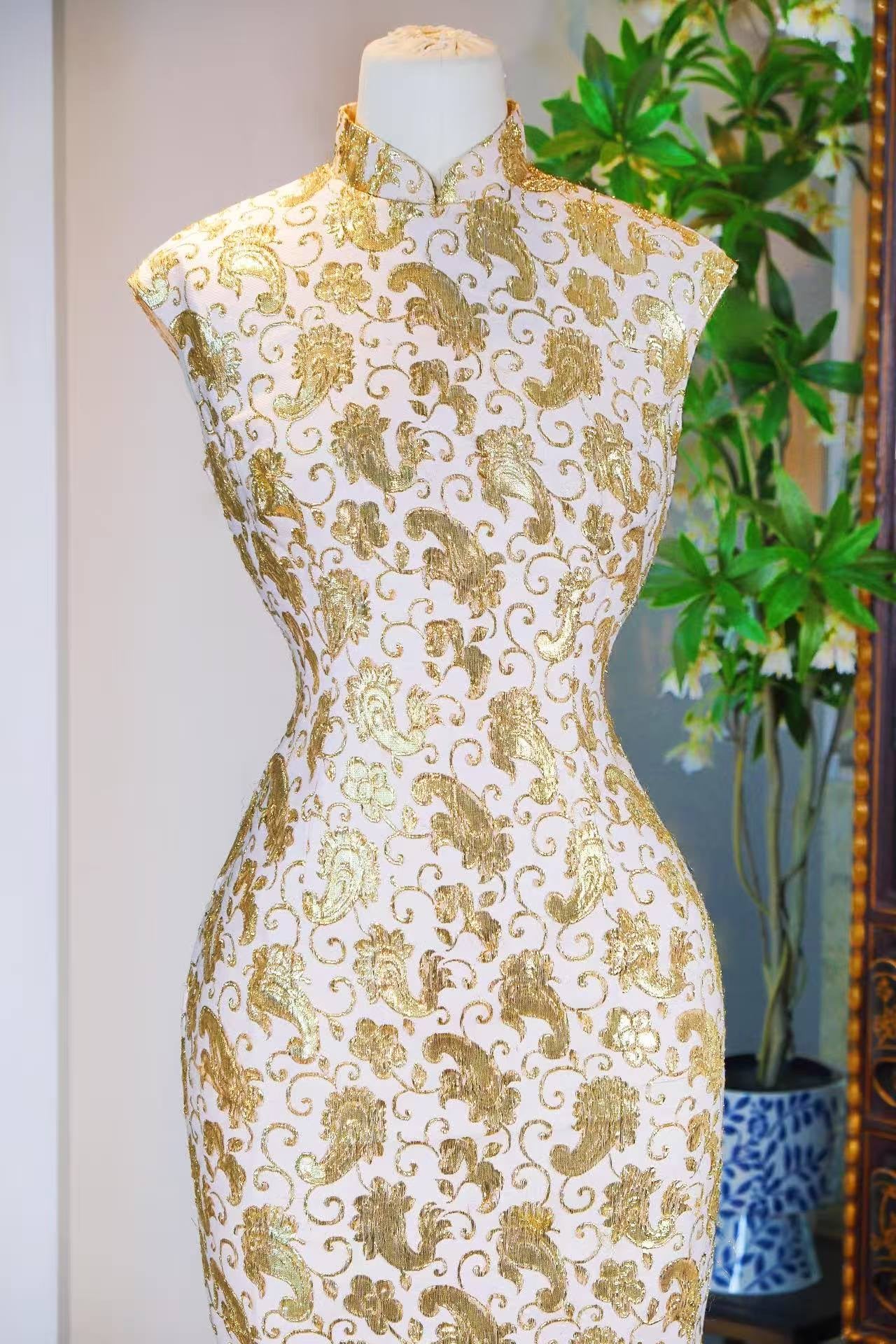 60年代 - 流金涡旋·六十年代香港“生命之树”佩斯利织金提花古董旗袍 | 1960s - Flowing Gold Vortex: A Vintage 1960s Hong Kong "Tree of Life" Paisley Gold Brocade Jacquard Cheongsam