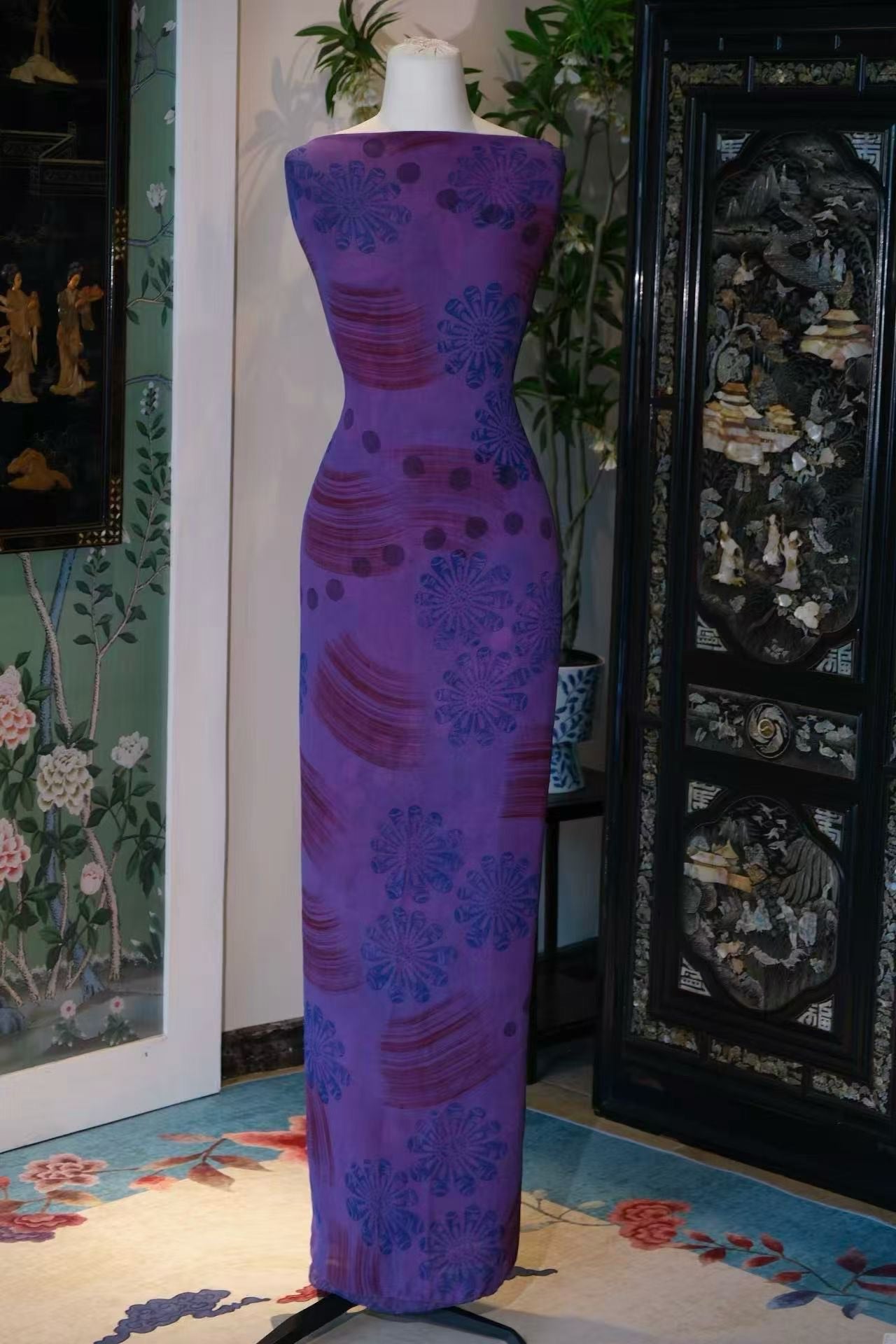 布料名 - 紫韵花影 / Fabric Name - Violet Bloom Silhouette