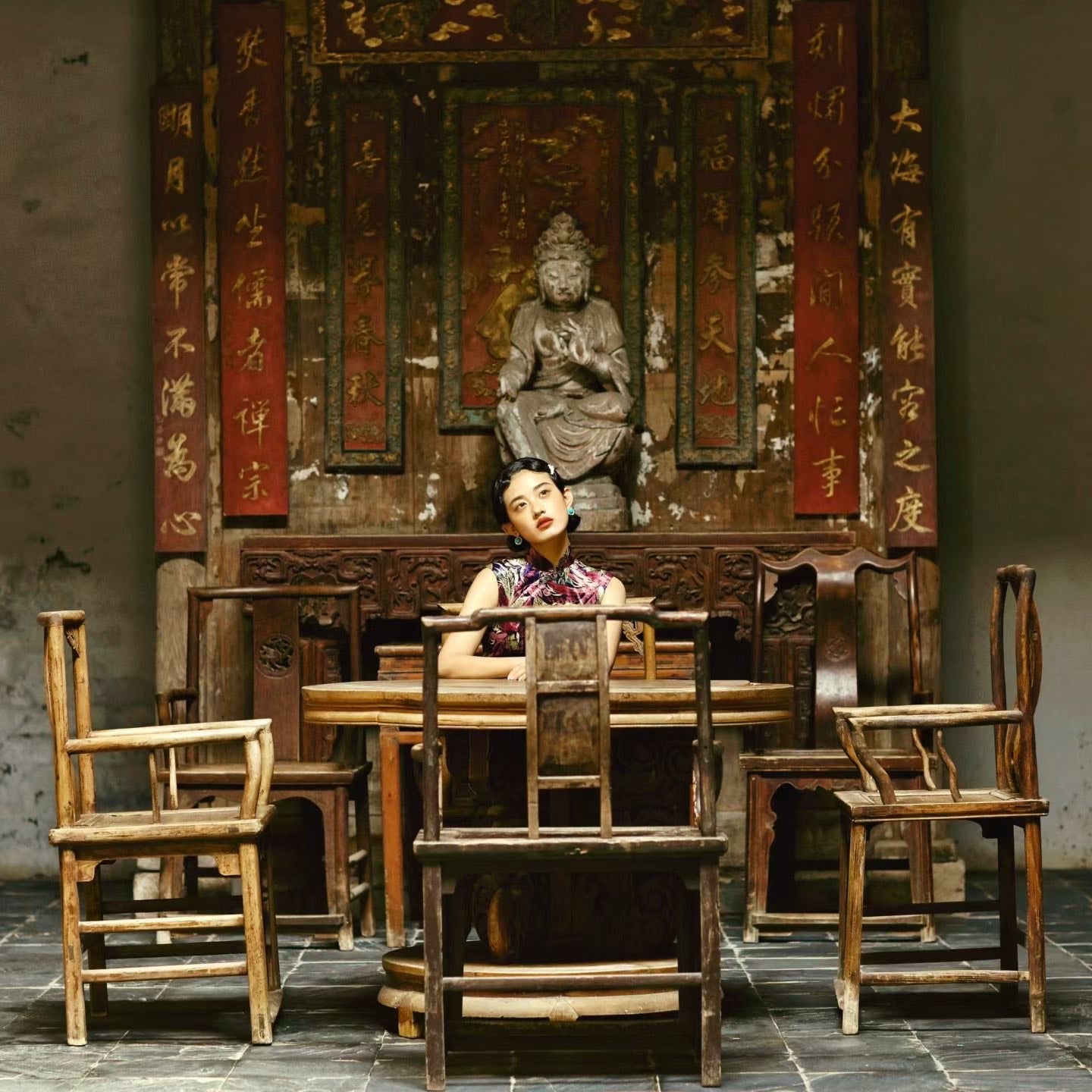 60年代 - 上世纪六十年代南洋风热带植物丝绒印花古董港式旗袍 | 1960s - An Antique Hong Kong-style Cheongsam from the 1960s, Featuring a Southeast Asian-inspired Tropical Plant Velvet Print