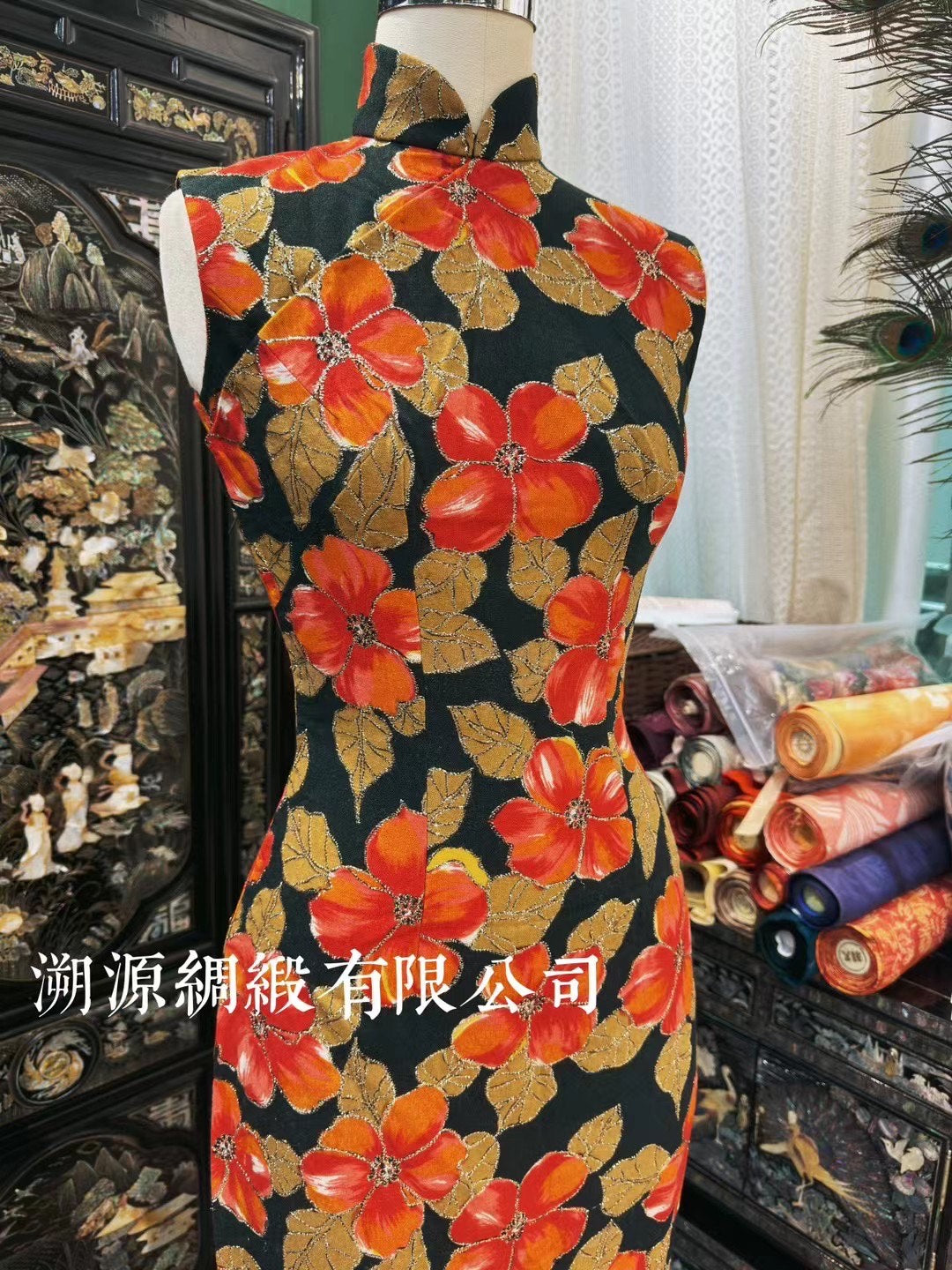 60年代 - 摩登花火图腾 · 金丝织锦长款旗袍 | 1960s - Modern Floral Fire Totem · Gold Thread Brocade Long Qipao