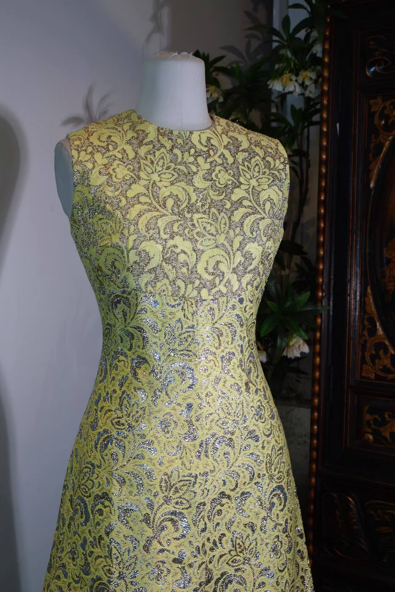 Vintage提花礼服 - 六十载织银流光：意产提花香港高定古董礼服裙 | Vintage Jacquard Dress - Silver Splendor of the Sixties: An Italian Jacquard Antique Evening Gown