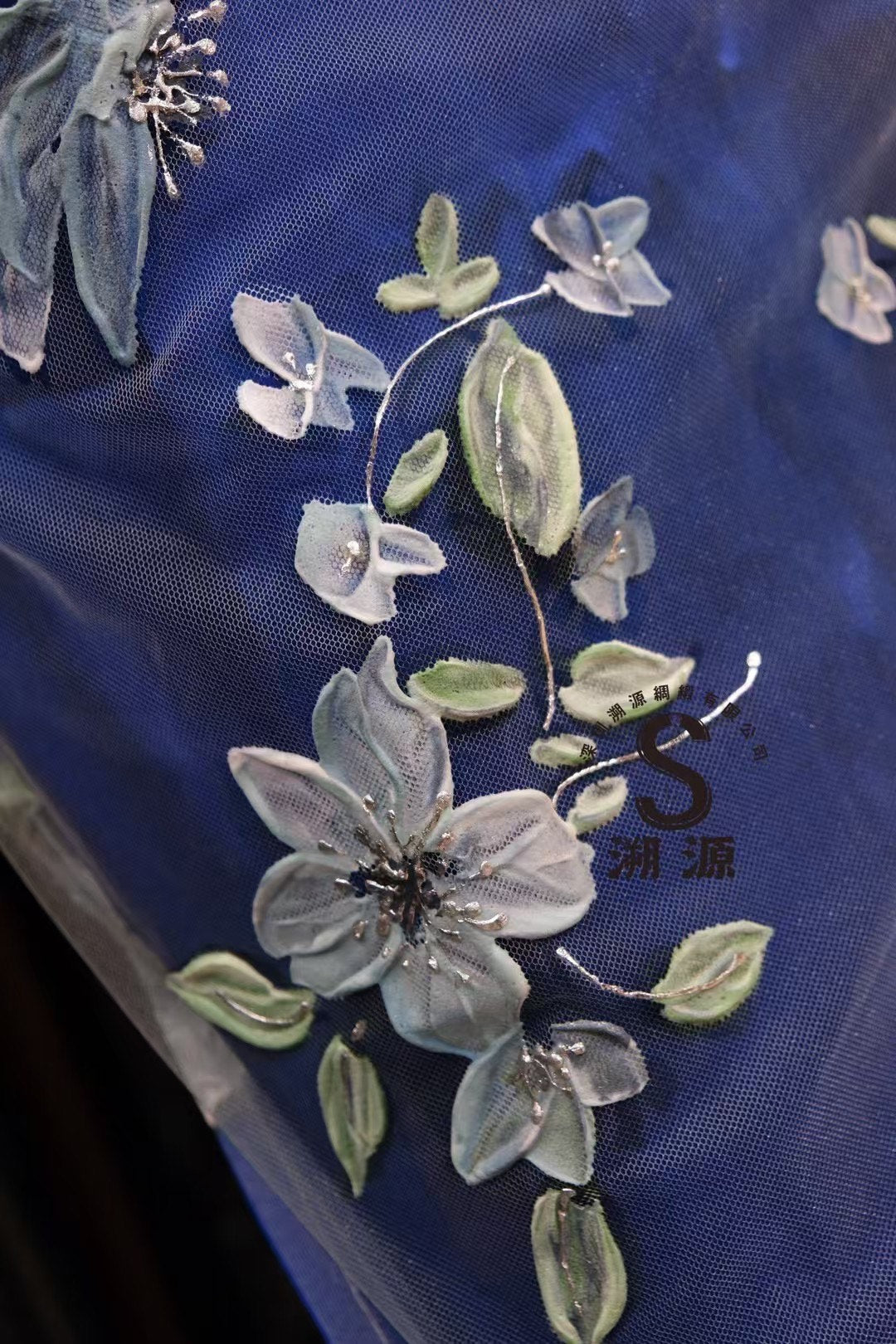 客定结缘 - Ruffo Coli至臻系列：深海幽蓝·手工油画立体花卉双层港式旗袍 | Customized Design - Ruffo Coli Couture Collection: Deep Sea Azure — Hand-Painted 3D Floral Oil-Effect Double-Layer Hong Kong Style Qipao