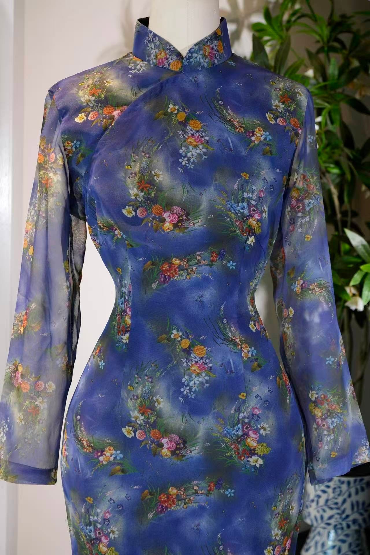 60年代 -《仲夏夜之梦》——六十年代香港产油画印花雪纺古董旗袍 | 1960s - A Midsummer Night's Dream: A 1960s Hong Kong Oil-Painting Print Chiffon Antique Qipao