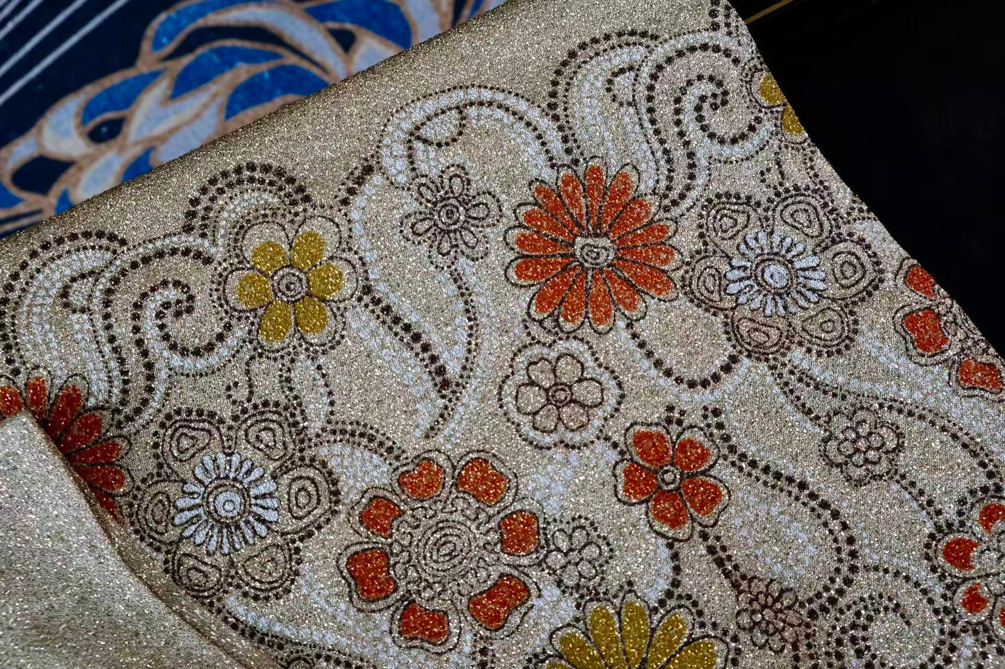 60年代 - 六十年代织金旗袍：织就时光的华章| 1960s - 1960s Brocade Cheongsam: A Woven Masterpiece of Time