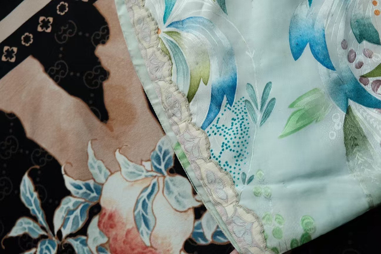 20年代 - ‘湖光春晓’·民国二十年代浅蓝地提花丝绸水墨晕染花卉圆摆花边倒大袖古董上衣 / 1920s - ‘Lake Spring Dawn’·1920s Republic-Era Light-Blue Jacquard Silk Floral Ink-Wash Print Peplum Antique Short Jacket/Top with Petal Cuffs