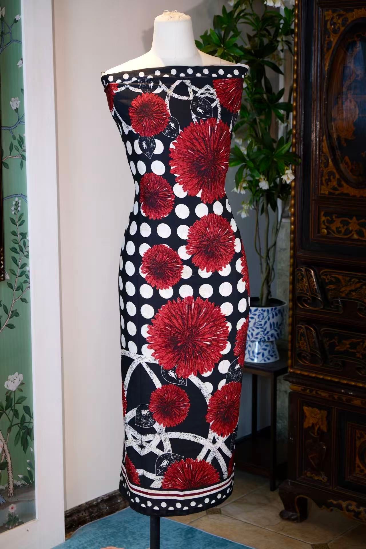 布料名 - “绯红波普之圆：六十年代幻影下的重瓣大丽花真丝艺术面料” | Fabric Name - "Scarlet Pop Circles: 1960s Visionary Dahlia & Polka Dot Artisan Silk Fabric"