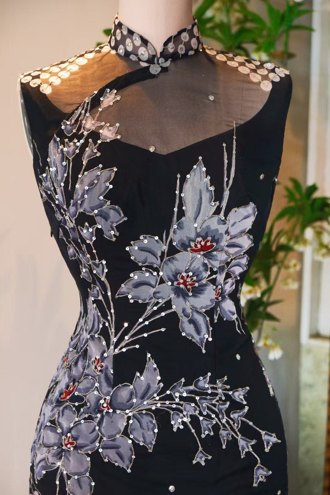 客定结缘 -  手绘幽兰珠光旗袍 | Customized Design - Hand-Painted Orchid Beaded Qipao