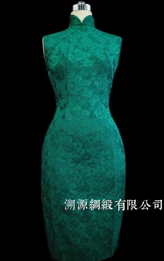 60年代 - 翠玉凝香：Vintage 60年代翡翠绿古董旗袍套装 | 1960s - Jade Essence: Vintage 60s Emerald Antique Qipao Set