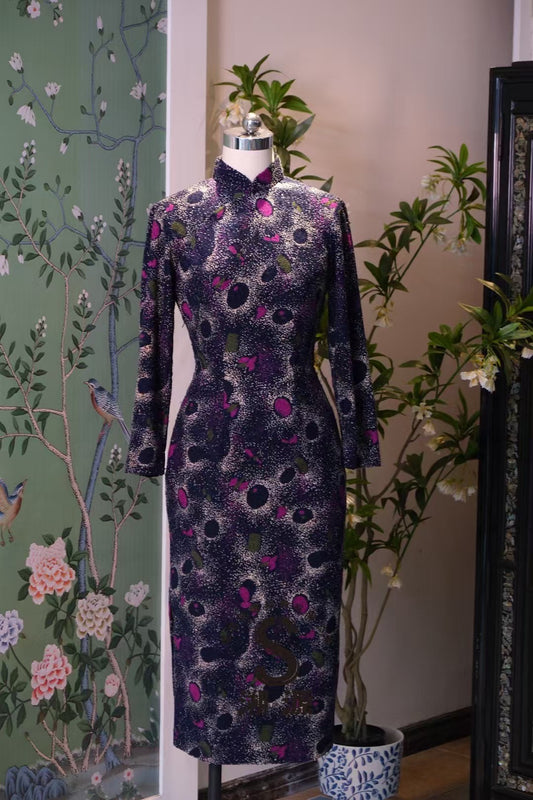 60年代 - 「幻彩流萤」六零年代波普艺术几何复古长袖古董港式旗袍 | 1960s - "Iridescent Firefly" 60s Pop Art Geometric Vintage Long-Sleeve Antique Hong Kong-Style Qipao