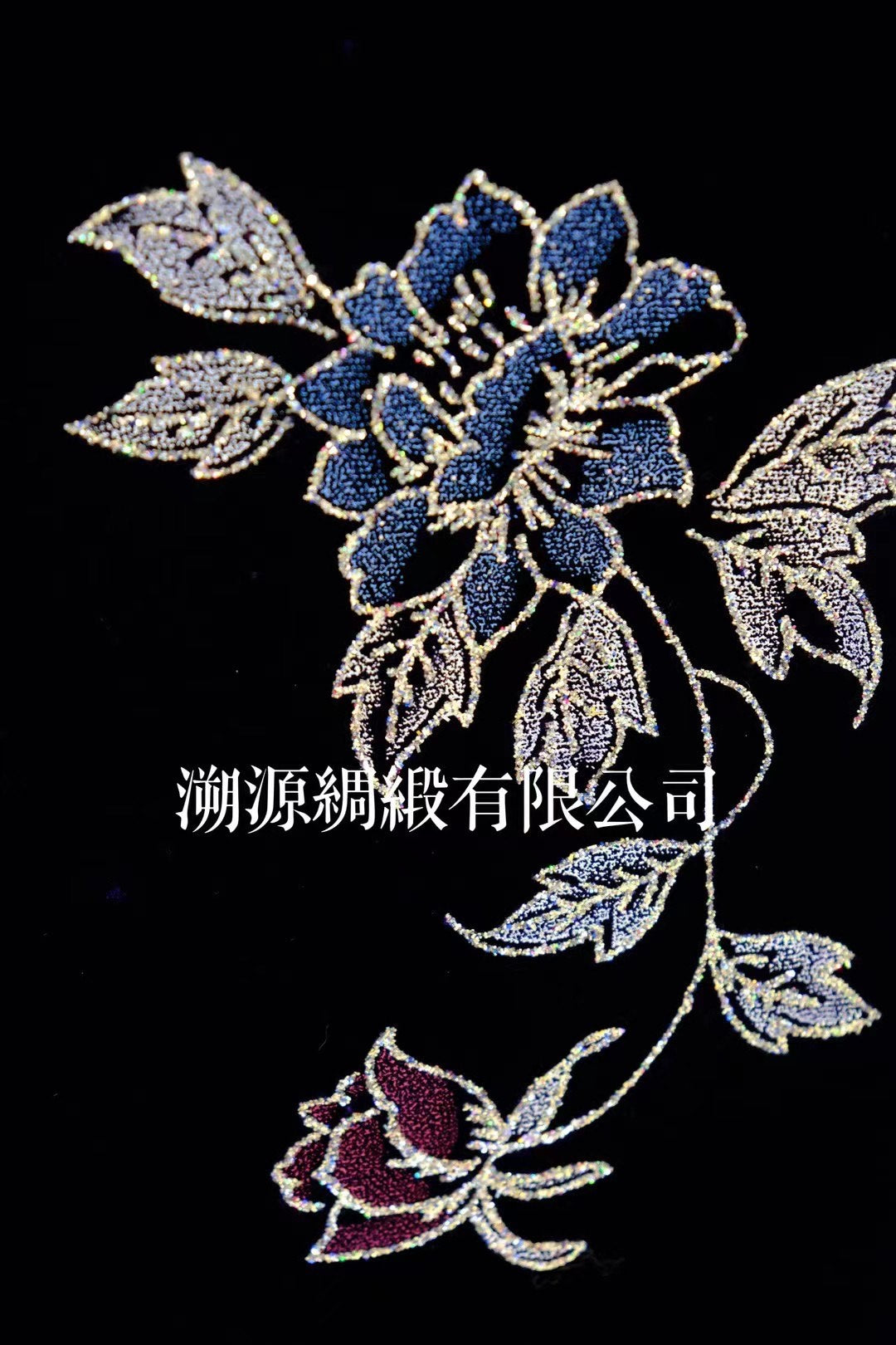 70年代 - 港风深紫色天鹅绒波浪琵琶襟手工盘扣烫金花卉古董旗袍：【紫夜幽兰】| 1970s - Hong Kong Style Dark Purple Velvet Wavy Pipa Placket Hand-Knot Button Gold-Foil Floral Antique Qipao: "Midnight Orchid"