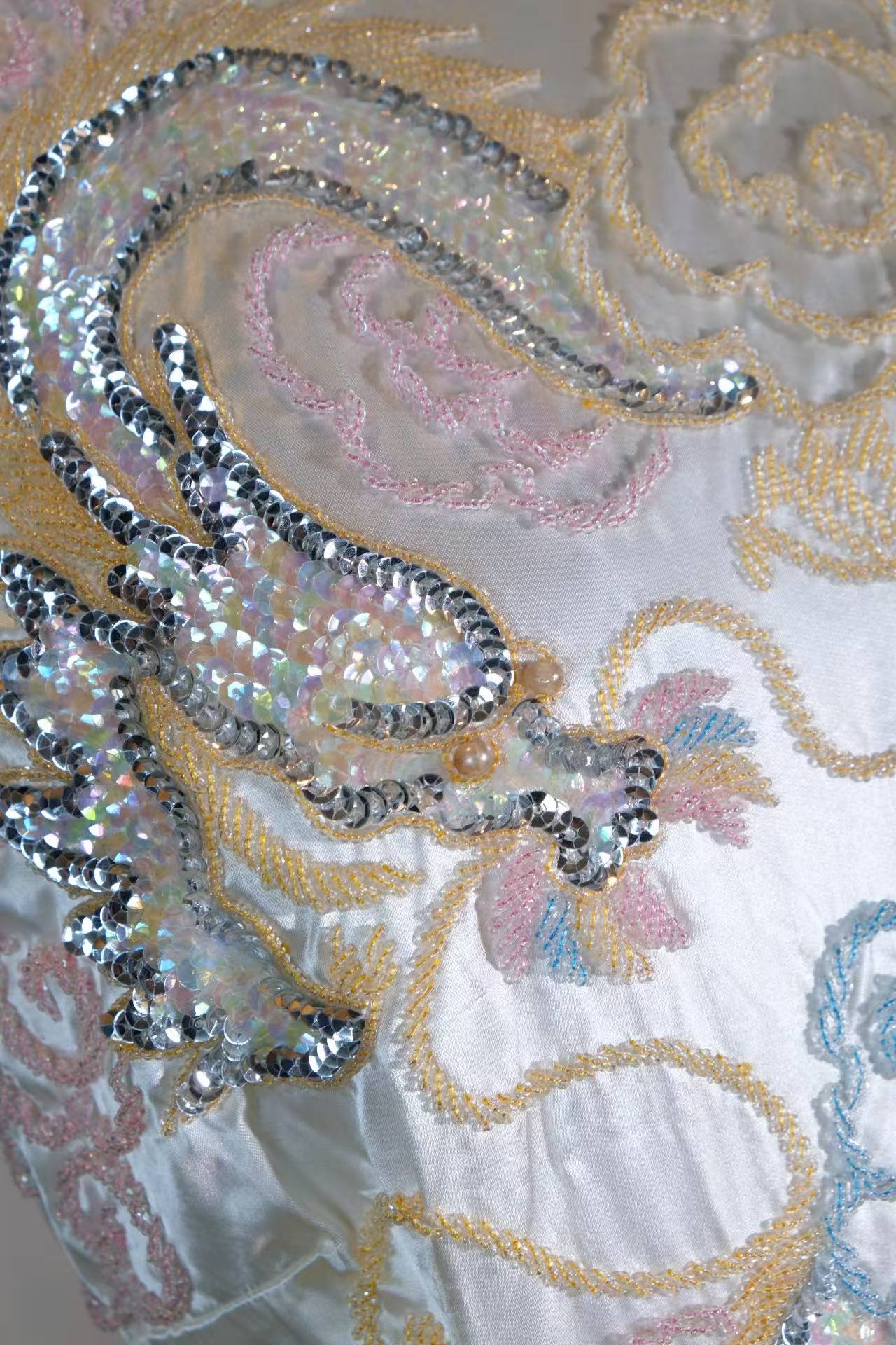 Vintage 钉珠礼服 - 六十年代香港祥云龙凤潮绣钉珠无袖礼服裙 | Vintage Beaded Dress - Auspicious Clouds, Dragon, and Phoenix: A 1960s Hong Kong Beaded "Chao" Embroidery Gown