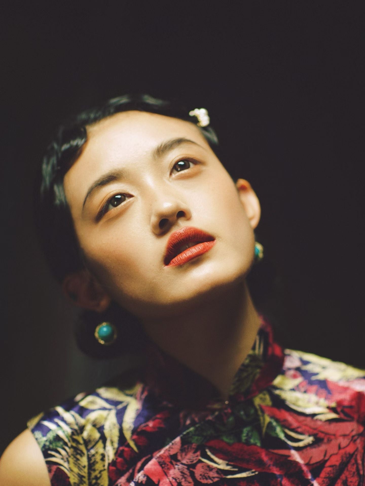 60年代 - 上世纪六十年代南洋风热带植物丝绒印花古董港式旗袍 | 1960s - An Antique Hong Kong-style Cheongsam from the 1960s, Featuring a Southeast Asian-inspired Tropical Plant Velvet Print