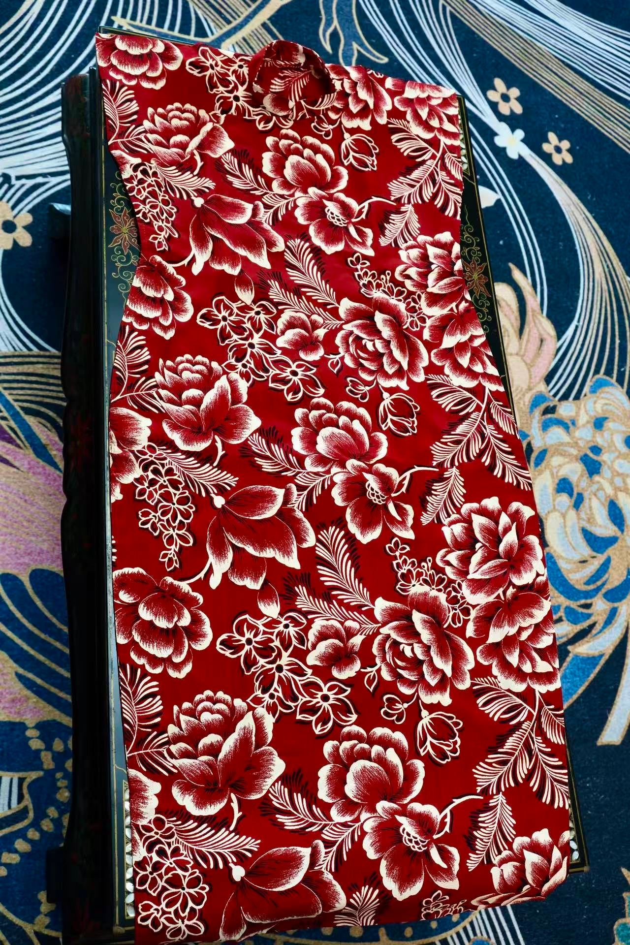 40年代 - 民国四十年代洋红泼墨牡丹纹古董旗袍 | 1940s - 1940s Carmine "Splashed-Ink" Peony Antique Qipao