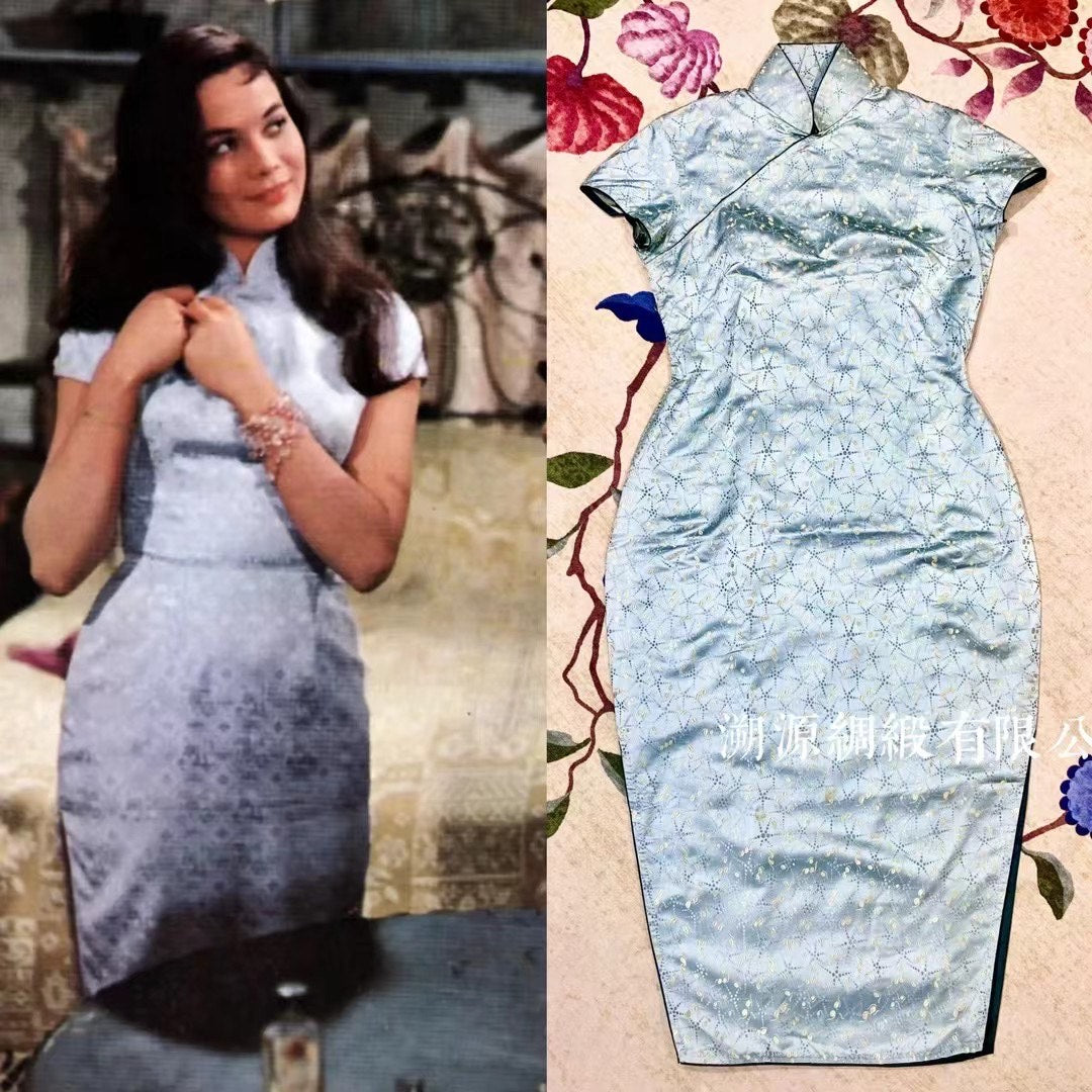 60年代 - 冰清玉洁：淡蓝织金几何暗纹短袖古董旗袍 | 1960s - An Elegantly Subtle Pale Blue Metallic-Woven Geometric Jacquard Short-Sleeve Vintage Qipao/Cheongsam