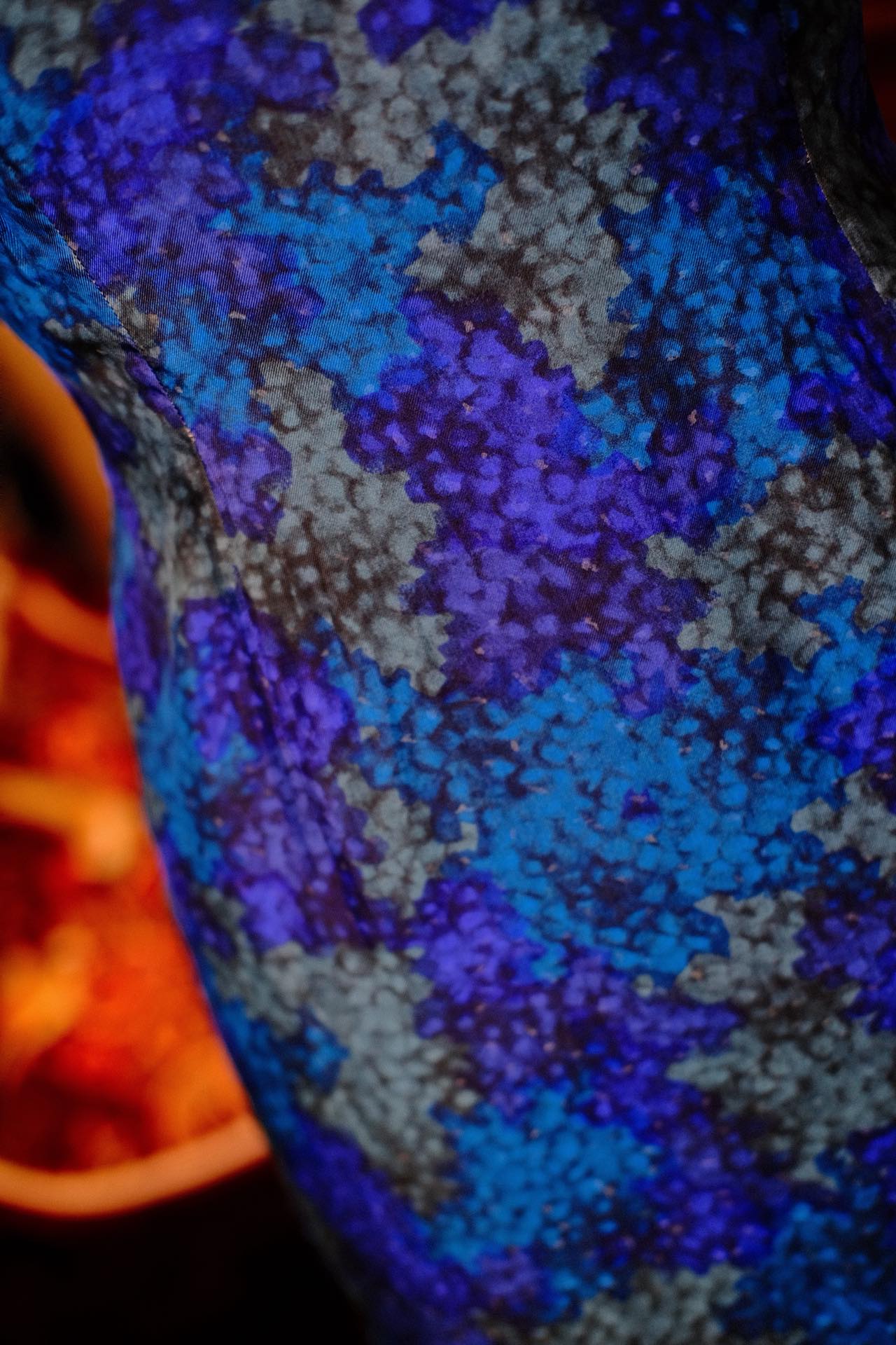 50年代 - 蓝紫幻境：斜纹真丝上的油画诗篇 | 1950s - Violet Mirage: An Impressionist Poem Rendered on Twill Silk