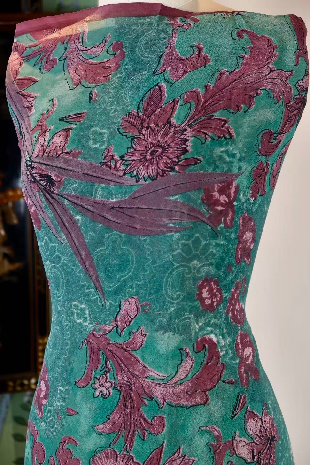 布料名 -《翡冷翠之梦：复古巴洛克藤蔓与暗紫繁花印花真丝绸》| Fabric Name - Dream of Florence: Vintage Baroque Vine and Dark Mauve Floral Printed Silk