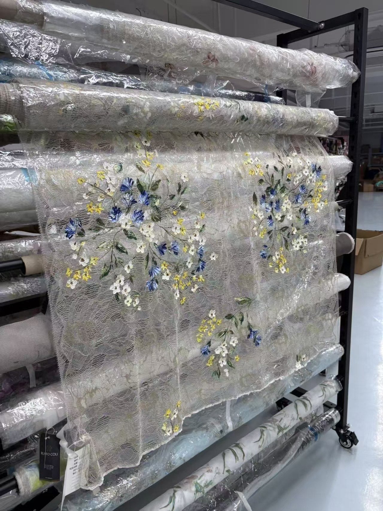 布料名 - 晨曦微露 / Fabric Name - Dewdrop Bloom