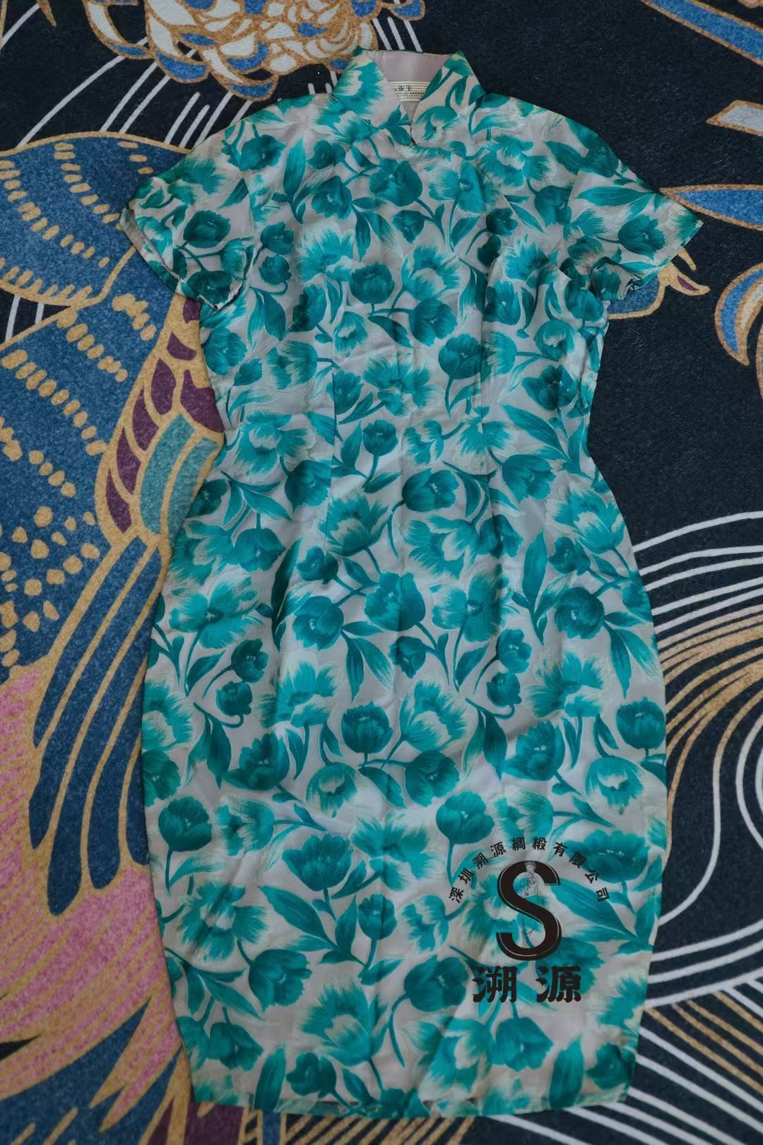 60年代 - 「薄荷海鹽・雙生花」：1960年代風格清涼水藍色調花卉印花短袖及無袖修身旗袍對組 | 1960s - "Mint Sea Salt・Twin Blossoms": 1960s Hong Kong Style Cool Aqua-Toned Floral Print Short-Sleeve and Sleeveless Slim-Fit Qipao Duet