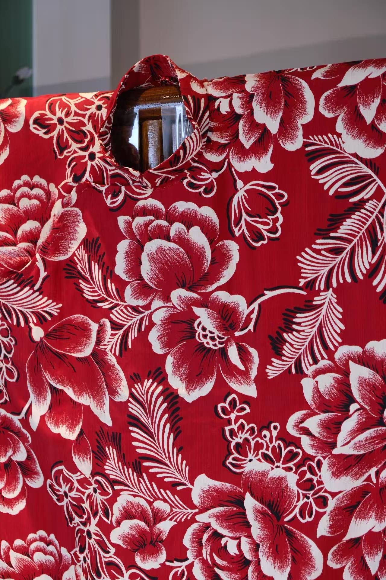 40年代 - 民国四十年代洋红泼墨牡丹纹古董旗袍 | 1940s - 1940s Carmine "Splashed-Ink" Peony Antique Qipao