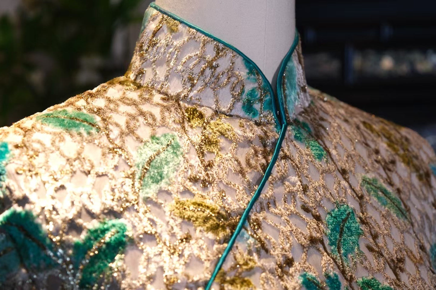 60年代【鎏金织梦·双色绮罗·私人珍藏旗袍对】|  1960s -【Gilded Dreamweave · Dual-Tone Silk · Exquisite Long-Sleeve Qipao Pair】