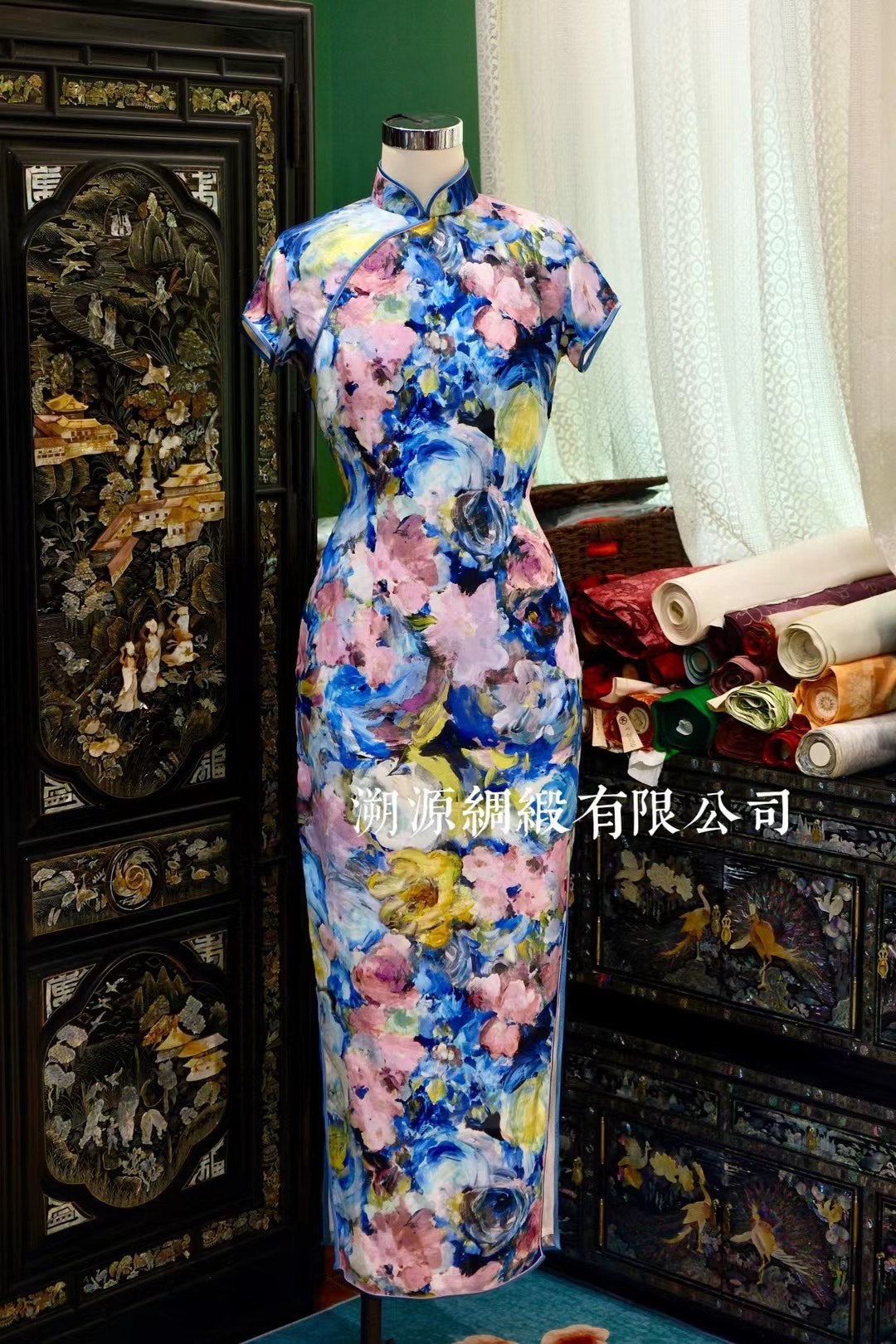 客定结缘 -【Ruffo Coli 致臻·印象派画意】奢华真丝油画旗袍 |  Customized Design - 【Ruffo Coli Opulence · Impressionist Canvas】Luxury Silk Oil Painting Qipao