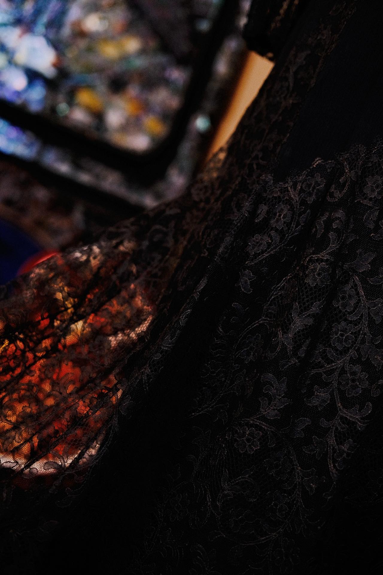 黑金夜曲：民国廿年真丝蕾丝Art Deco长裙与蔷薇私语_HY | Dark Gold Nocturne: A Republic of China Year 20 (1930s) Silk Lace Art Deco Long Dress and Whispering Roses_HY