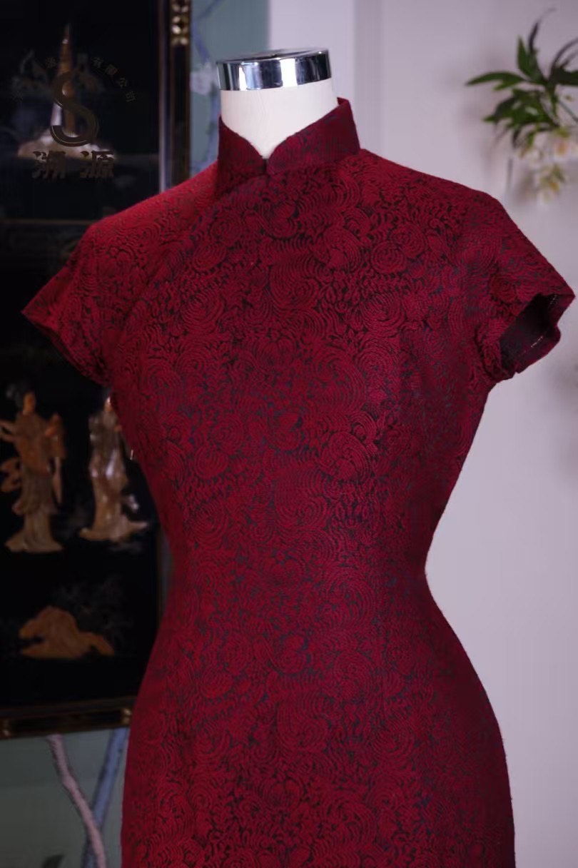 60年代 - 【六十年代绝代风华：当光影定格在香港的黄金时代】| 1960s - “In the Mood” Crimson Elegance: Where Light and Shadow Define Hong Kong's Golden Age