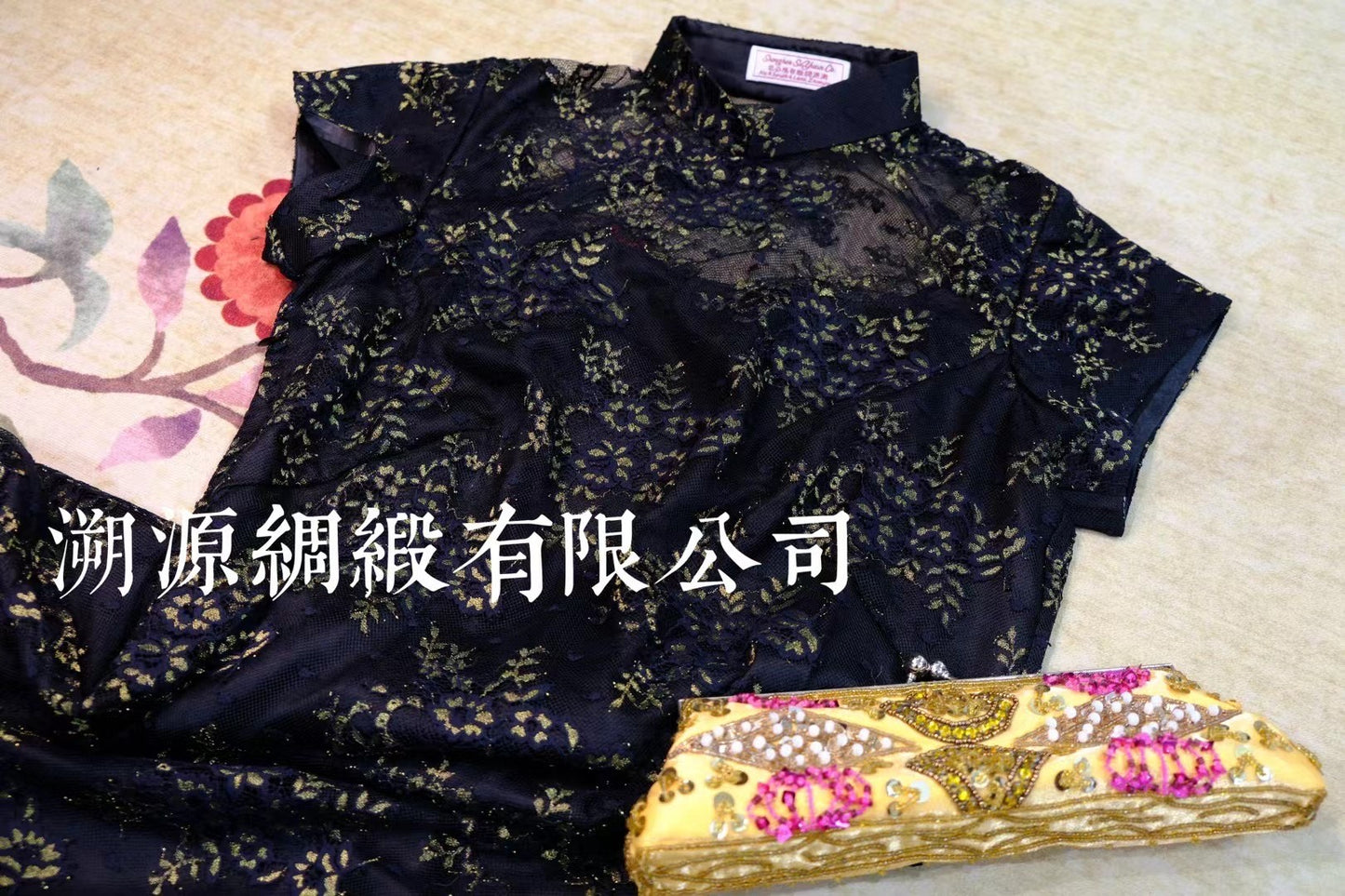 客定结缘 - 手作法蕾系列·金叶枝蔓·幽夜蓝/墨黑蕾丝·高雅透视港式旗袍 | Customized Design - Handcrafted French Lace Series, Golden Leaf Vines, Midnight Blue/Black Lace, Elegant Sheer Hong Kong Style Qipao