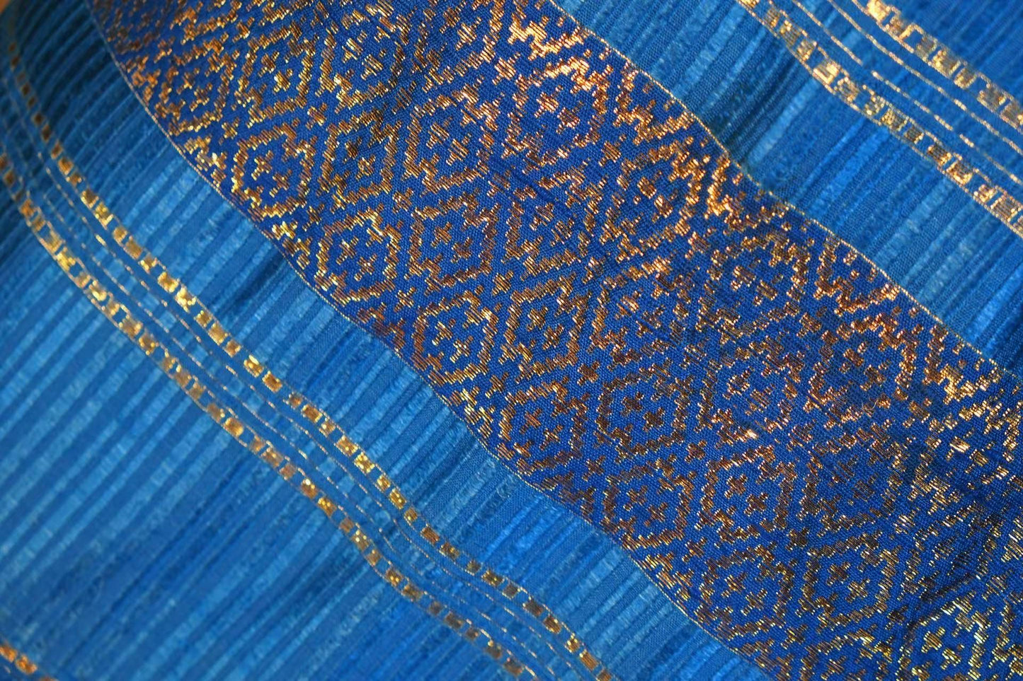 50年代 - 五十年代织金双宫真丝旗袍：香江霓裳的时光密码 | 1950s - 1950s Gold-Woven Double-Cousin Silk Qipao: The Temporal Code of Hong Kong Raiment