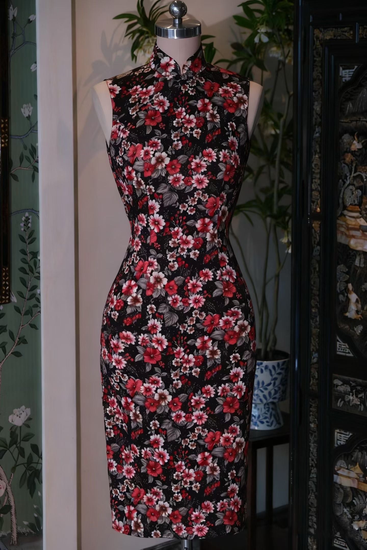 60年代 - 织银针织印花古董港式旗袍 / 1960s - A Pair of Vintage Hong Kong-Style Qipaos featuring Rare Knit Floral Print and Lurex Detailing