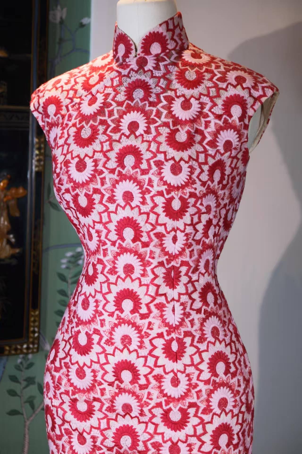 60年代 - 六十年代香港Art Deco机绣蕾丝旗袍：时间的蕾丝诗学 | 1960s - 1960s Hong Kong Art Deco Machine-Embroidered Lace Qipao: A Poetics of Time and Lace