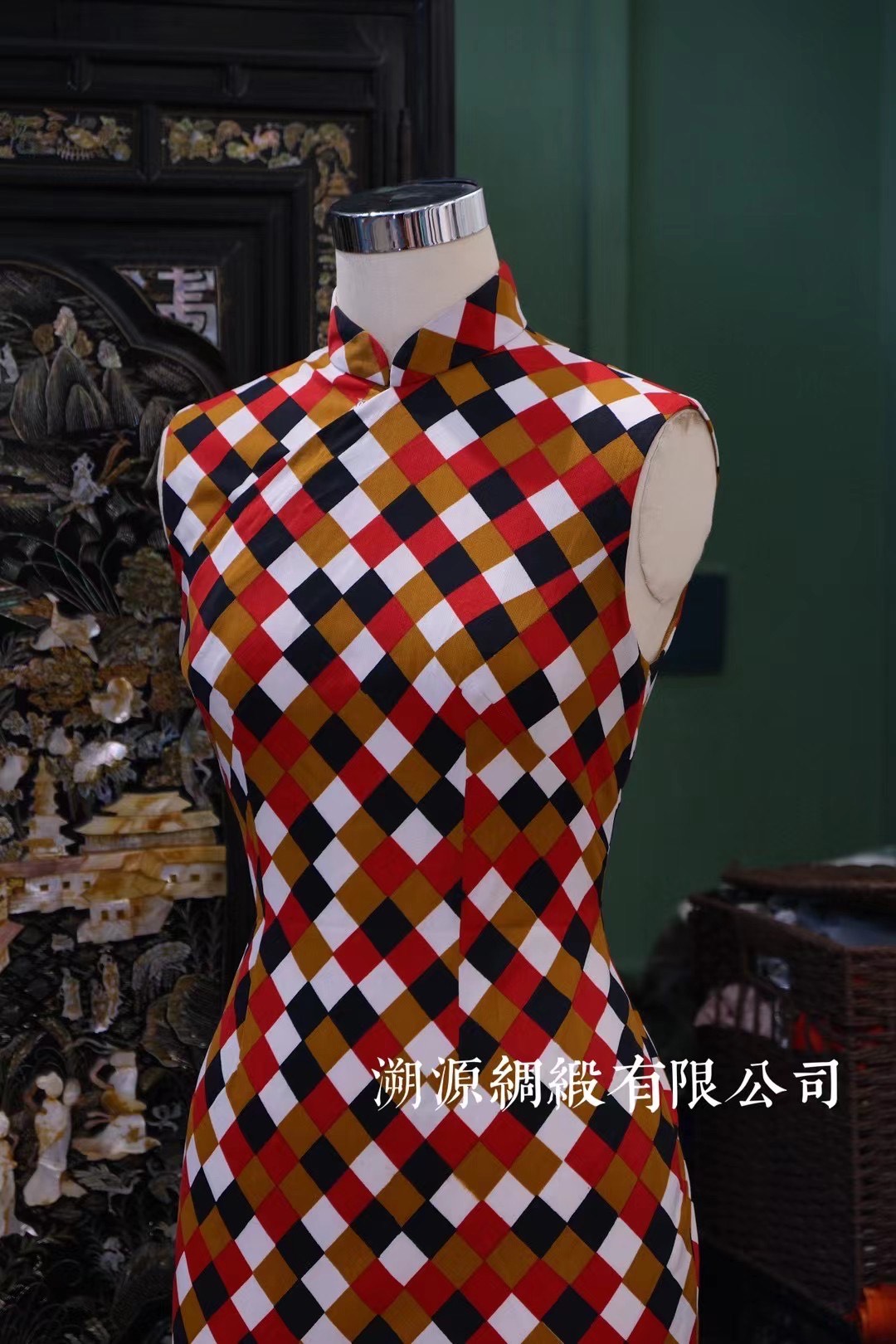 60年代 -【Vintage 1960s 欧普视错觉·摩登棋盘格】几何风潮古董港式旗袍 | 1960s - 【Vintage 1960s Op Art Illusion · Modern Checkerboard】Geometric Chic Antique Hong Kong Qipao