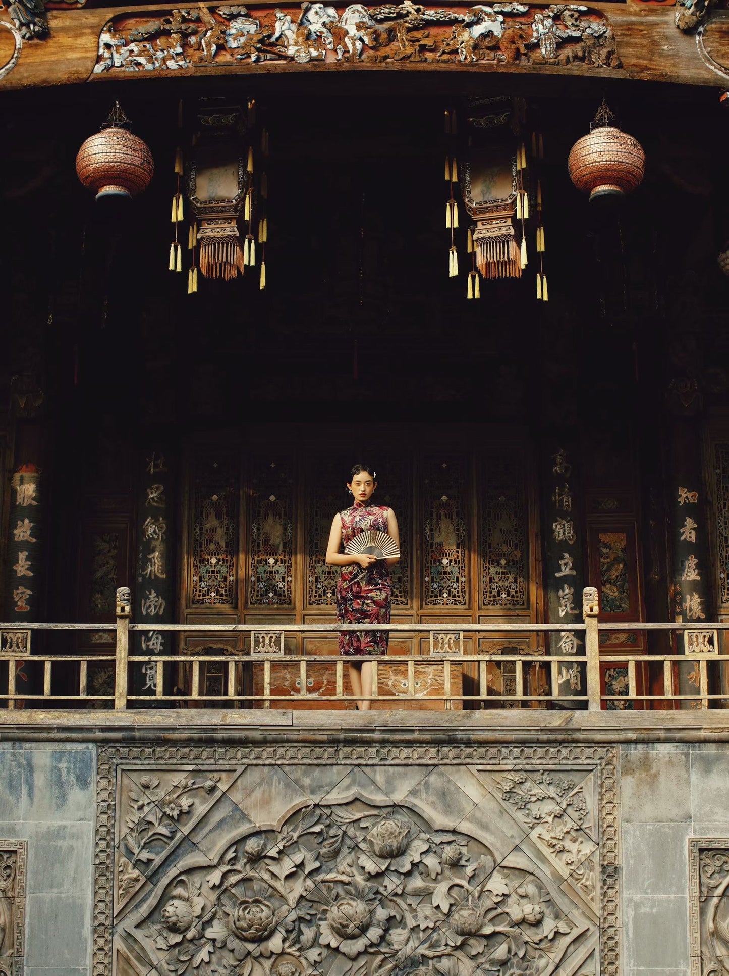 60年代 - 上世纪六十年代南洋风热带植物丝绒印花古董港式旗袍 | 1960s - An Antique Hong Kong-style Cheongsam from the 1960s, Featuring a Southeast Asian-inspired Tropical Plant Velvet Print