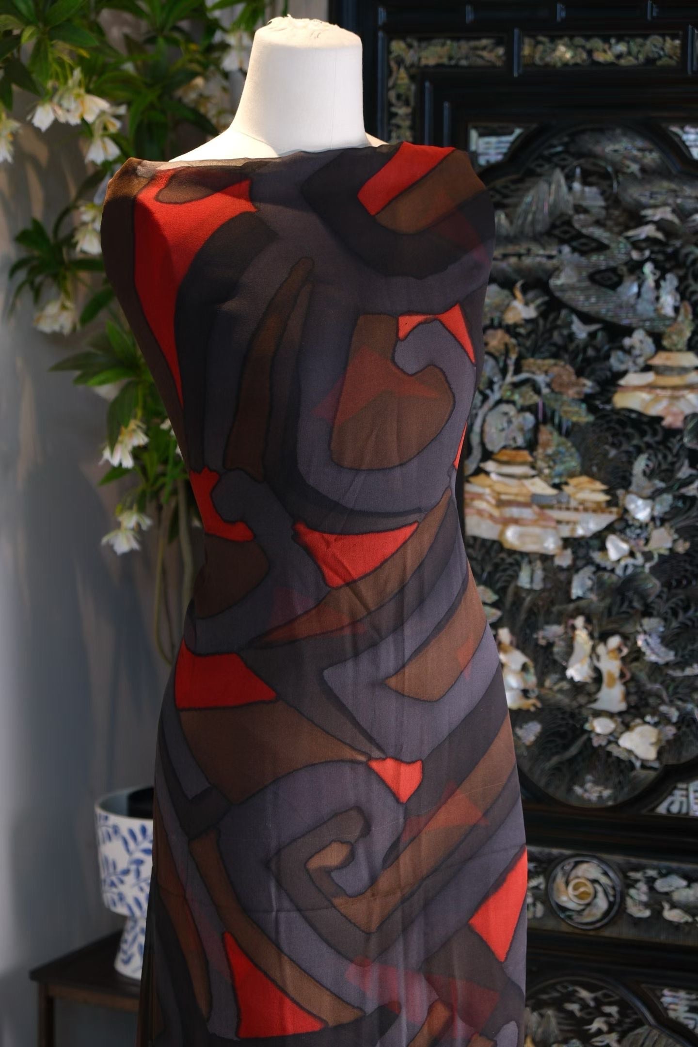 布料名 -【复古迷宫】摩登几何印花真丝乔其纱古董面料 | Fabric Name - 【Vintage Labyrinth】Mod Geometric Print Silk Georgette Antique Fabric