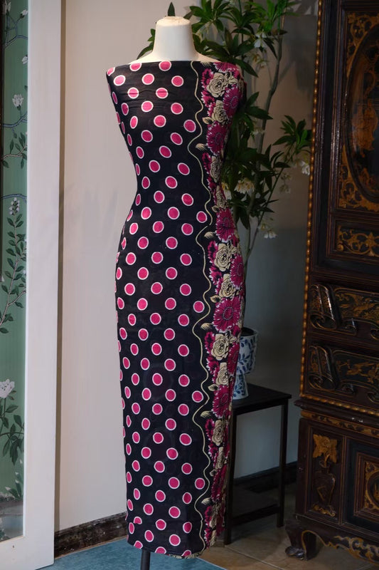 布料名 -【午夜舞会】黑底巨型圆点与柔美玫瑰拼接印花高定艺术布料 | Fabric Name - 【Midnight Ball】Black Base Oversized Dot & Romantic Rose Panel Print Haute Couture Art Cloth