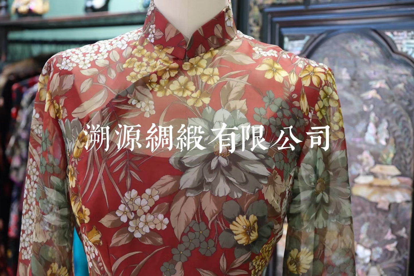 60年代 - 复古红薄纱古董姐妹旗袍 | 1960s - Vintage Red Sheer Sisters' Antique Qipao
