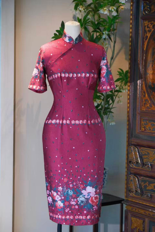 60年代 - 台湾产玫瑰色针织精仿羊毛印花玫瑰古董旗袍 | 1960s - A Vintage 1960s Taiwanese Cheongsam in Rose-Red Knitted Fine Wool with Rose Print